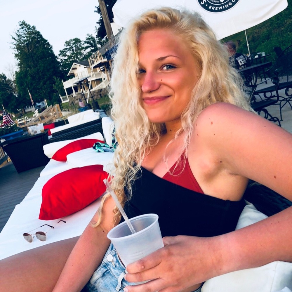 Meet your Posher, Avery